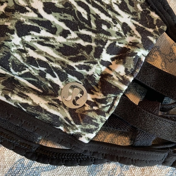 Lulu lemon sports bra - Picture 4 of 4